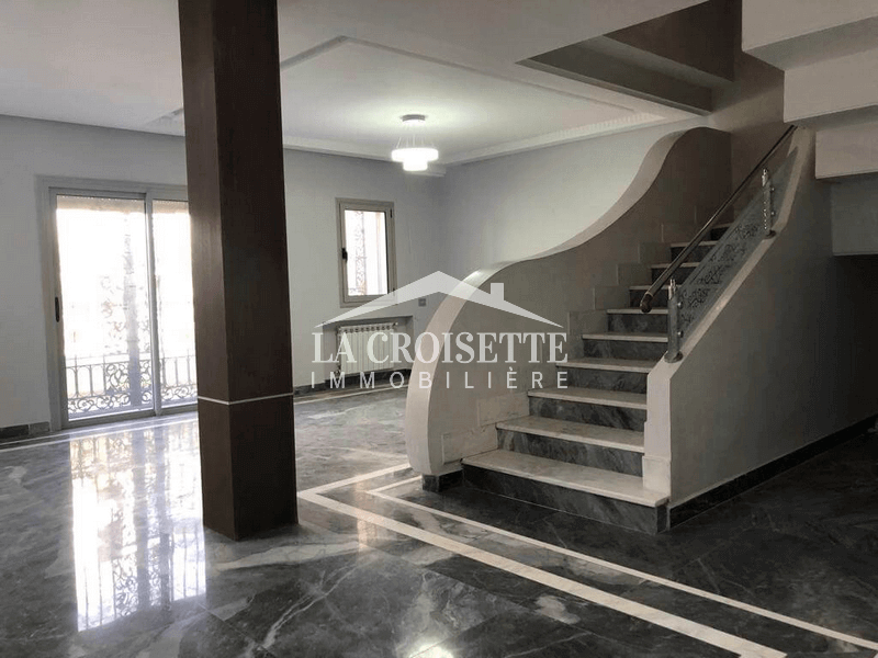 Duplex S+3 avec terrasse aux Jardins de Carthage
